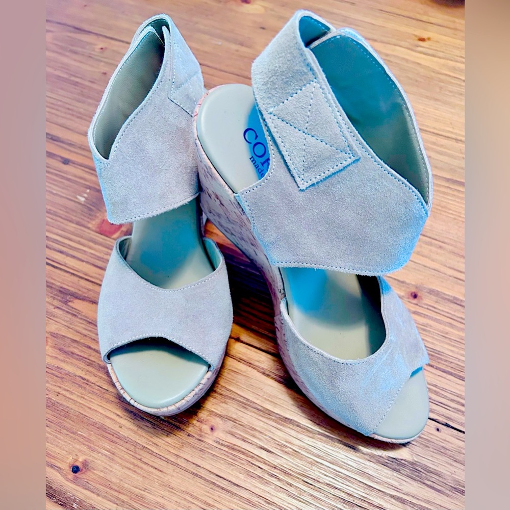 NWOB 💥Cordani Rhonda Italian Tan Suede Cork Bottom Peep-Toe Platform Sandals 38